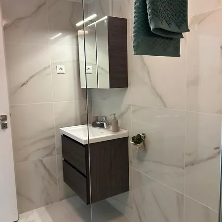 Dingi 104 Apartment