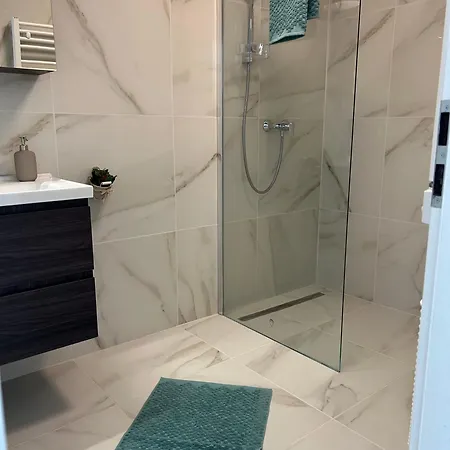 Dingi 104 Apartman